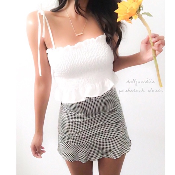 Tops - NWT Cute White Peplum Cropped Tank
